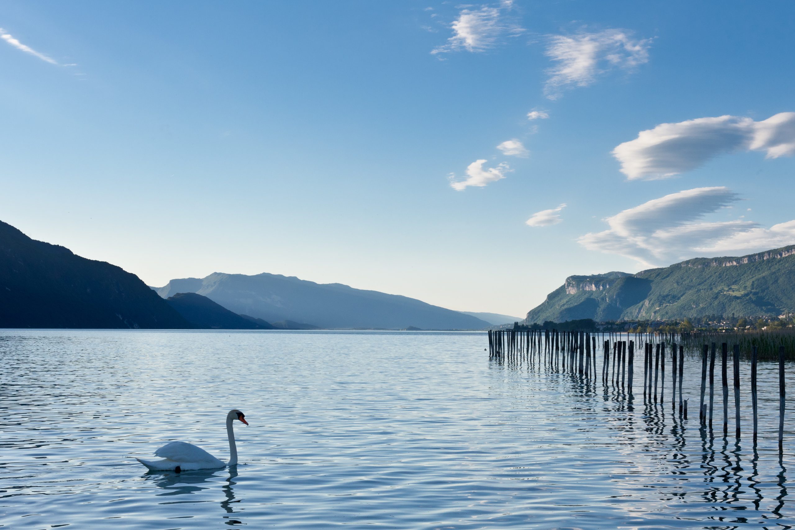 Du lac. Лак-дю-Бурже озеро. Озеро лак дю Бурже во Франции. Озеро Бурже Франция. Лак-дю-Бурже.